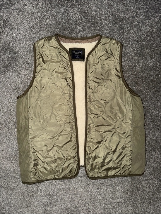 Abercrombie & Fitch Jackets & Blazers - Abercrombie & Fitch Olive and Cream Sherpa-Lined Vest